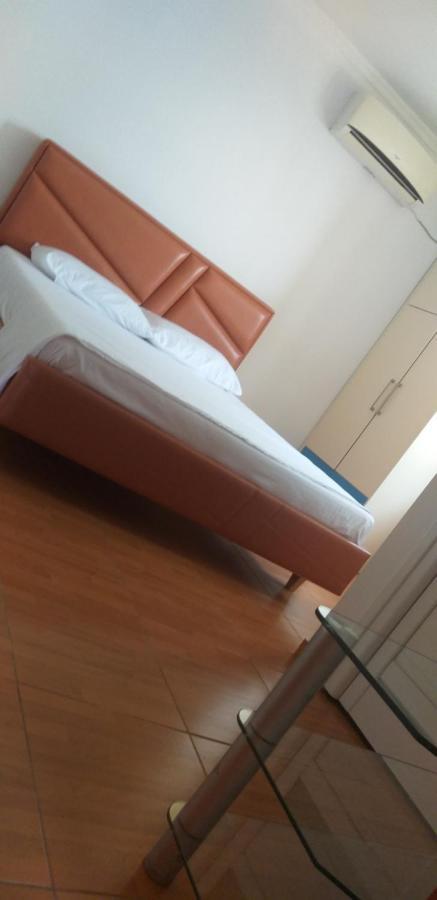 Holidays In Saranda Ngoại thất bức ảnh